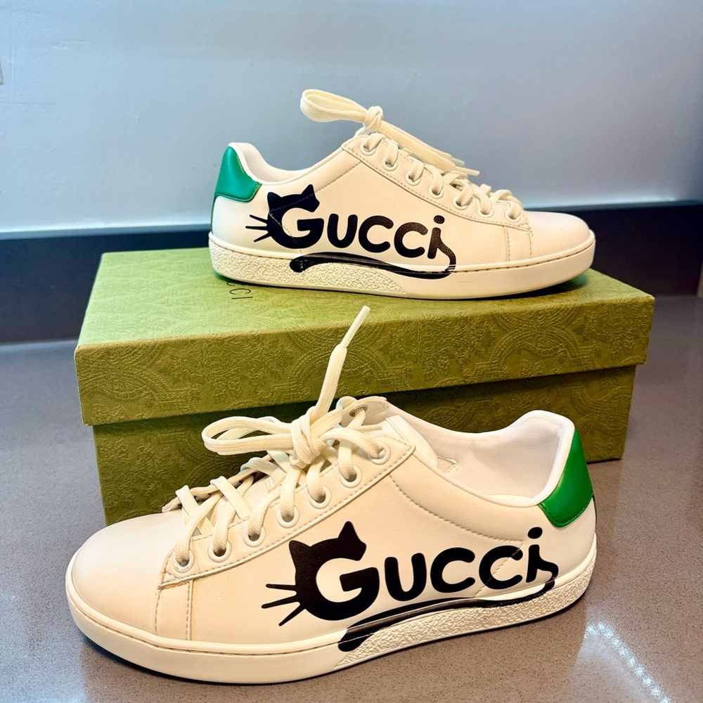 Gucci Cream and Green Logo Sneakers